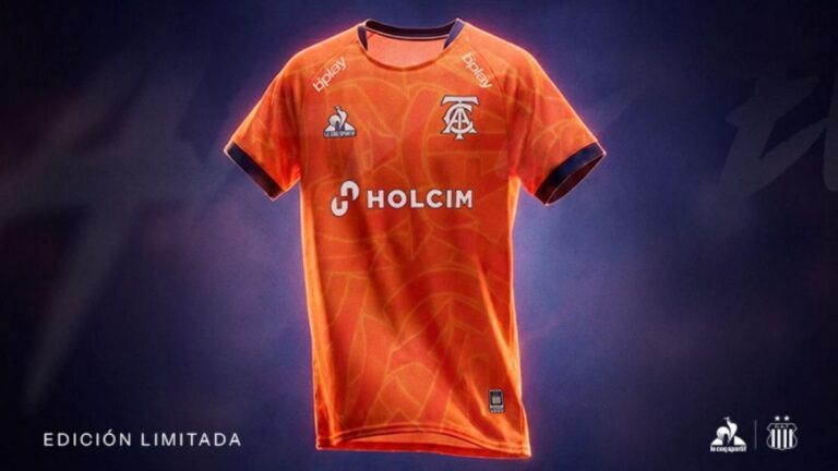 Talleres presentó una nueva camiseta